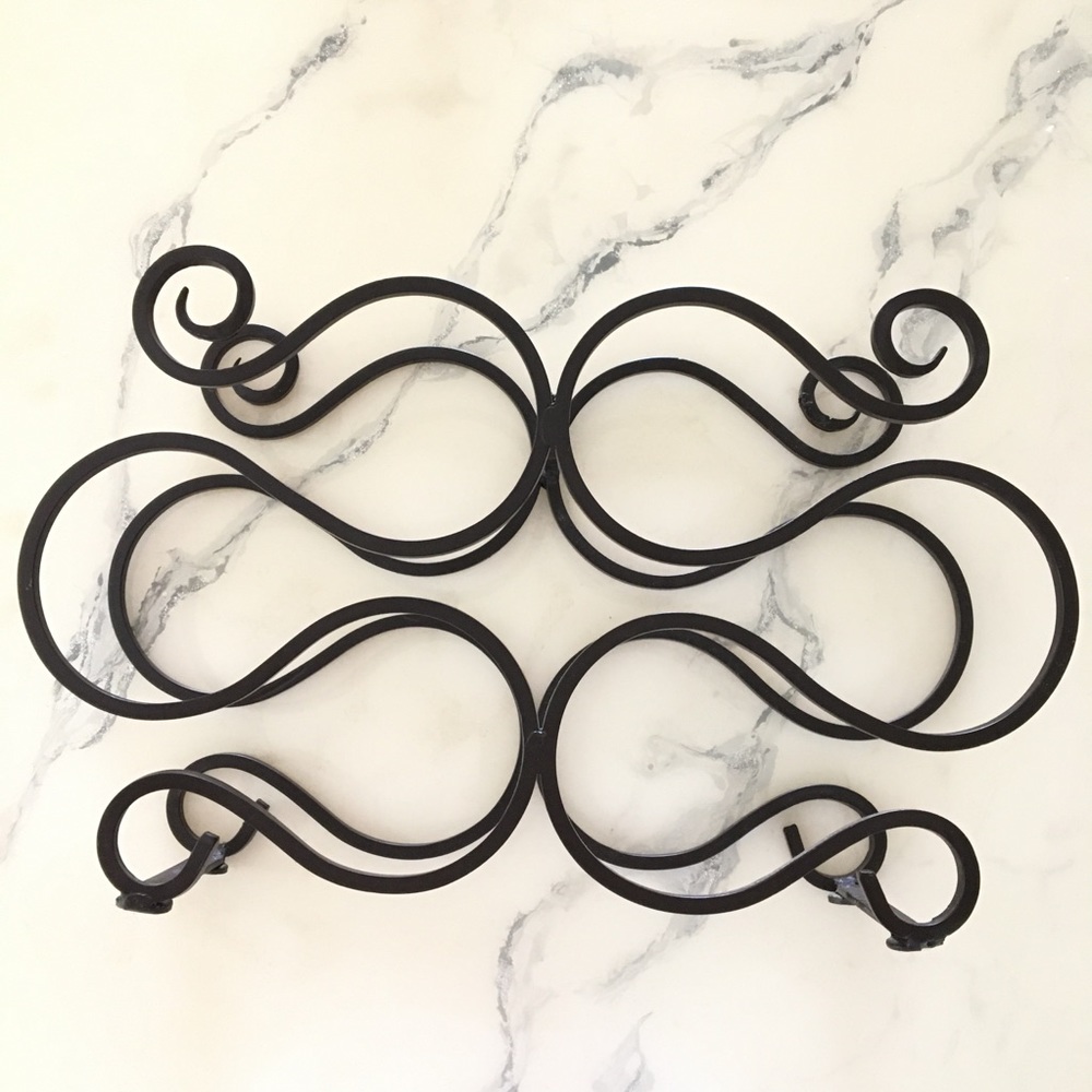 Scrolled 6 Bottle Wine Rack 🍷